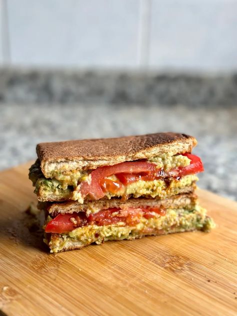 Vegan Tunacado Sandwich - Brown Girl Vegan Viral Sandwich, Tunacado Sandwich, Pepper Sandwich, Easy Flatbread, Joe And The Juice, Sandwich Ingredients, Homemade Pesto, Vegan Sandwich, Juicy Tomatoes