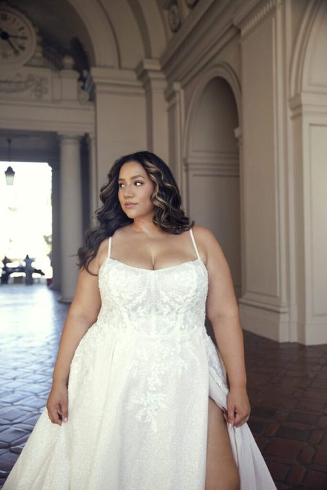 Tule Rok, Plus Wedding Dresses, Plus Size Bride, Essense Of Australia, Curvy Bride, A Line Wedding Dress, Romantic Lace, Wedding Dresses Plus Size, A Line Gown