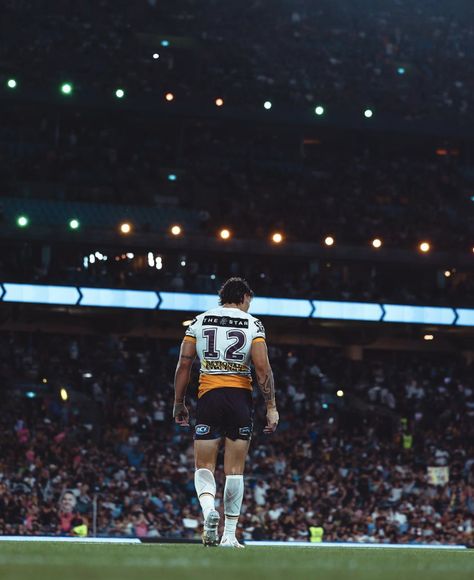 Brisbane Broncos Wallpaper, Jordan Riki Wallpaper, Riki Wallpaper, Jordan Rikki, Jordan Riki, Broncos Wallpaper, Hot Rugby Players, Rugby Boys, Brisbane Broncos