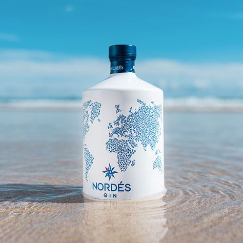 Premium gin. Atlantic Galician Gin | Nordés Gin Zinfandel Wine, Pinot Blanc, Premium Gin, Best Gin, Wine Event, Red And White Roses, Rose Champagne, Pinot Gris, Wine Case