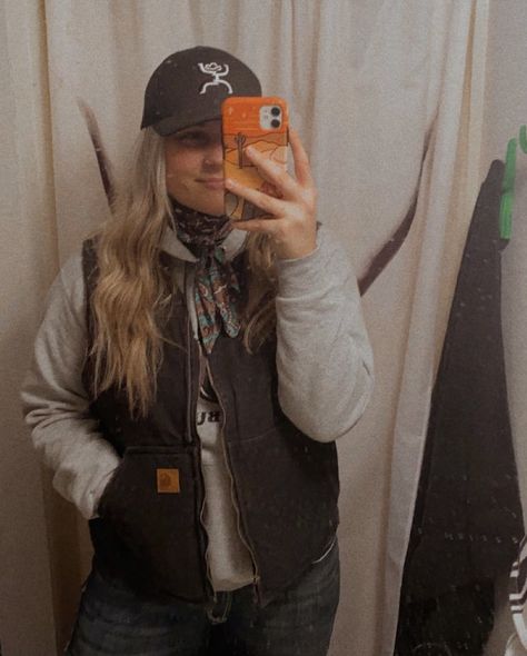 Outfits With Carhartt Vest, Womens Carhartt Vest Outfit, Vest Outfits Western, Women’s Carhartt Vest Outfit, Carhartt Vest Outfits, Carhartt Vest Outfit Woman, Western Vest Outfit, Brianna Hanson, Womens Carhartt Vest