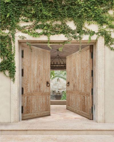 Mediterranean Style Front Door, Modern Rustic Front Door, Modern Mediterranean Front Door, Rustic Front Door Ideas, Spanish Modern Homes, Spanish Front Door, Spanish Modern Interior, Spanish Style Front Door, Mediterranean Front Doors