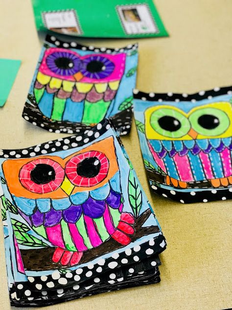 3rd grade Owls 2017 Third Grade Art Project, Square 1 Art, 3rd Grade Art Lesson, Third Grade Art, 2nd Grade Art, Fall Art Projects, 4th Grade Art, 3rd Grade Art, Cool Art Projects