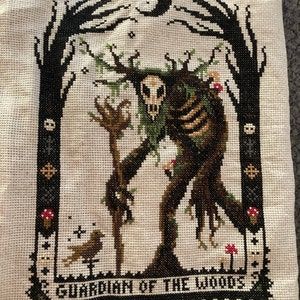 Cer Nocturn, Slavic Folklore, 강아지 그림, Halloween Cross Stitches, Stitching Art, A Cross, Embroidery Inspiration, Cross Stitch Art, Embroidery And Stitching