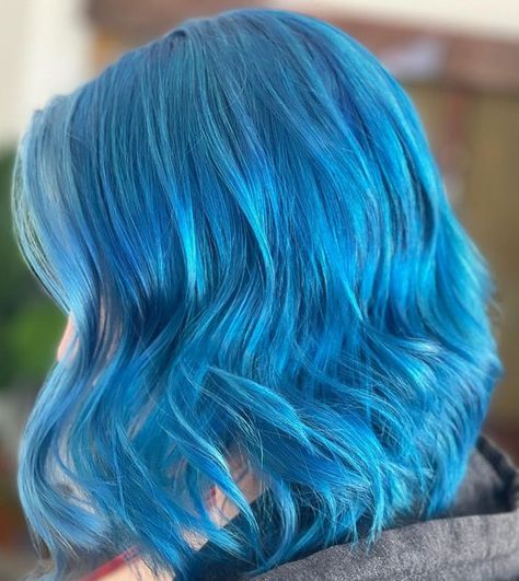 Madi Belle | Color Specialist on Instagram: "💙 Blue Muse 💙 Gotten be one of my favorite colors. It’s perfect right out of the tube, mixed in with others or diluted for a more pastel vibe; @pulpriothair really nailed this color. Did this Blue Muse with with a bit of Tragic and Powder money piece awhile ago and it caught my eye 👀 going through photos! 👏 Still riding the high from teaching alongside one of my hero’s @mandaharsche today 🥰 Teaching just has my heart and I love sharing with you a Blue Da Ba Dee, Pulp Riot Hair Color, Pulp Riot Hair, Neon Hair, Money Piece, Pulp Riot, Vegan Hair, Hair Colorist, Beauty Guru