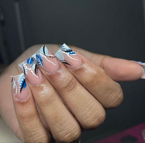 Short Old School Nails, 90s Nail Designs Short Nails, 90 Nails The 90s Art Designs Short, 90s Nails Short, Shirt Nails Acrylic, Short Freestyle Nail Designs, Best Acrylic Nails Short, Old School Nail Designs, 90 Nails The 90s Art Designs