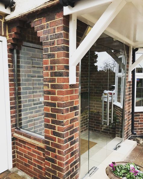 Glass Porch Ideas Entrance, Glass Entrance Doors, Glass Porch, Frameless Door, Glass Curtain, Porch Doors, Front Door Porch, Timber Door, Door Porch