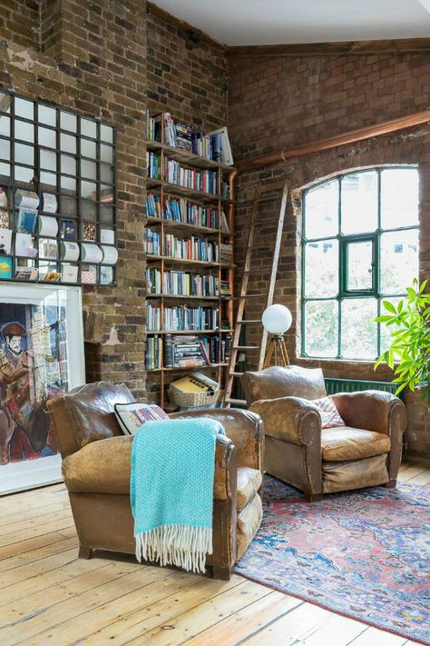 London Warehouse Turned Into A Beautiful Industrial Home | Decoholic Cozy Penthouse, Loft Library, Book Storage Ideas, Warehouse Loft, Warehouse Living, Library Room, Interior Design Rustic, Rustic Home Design, Penthouse Apartment