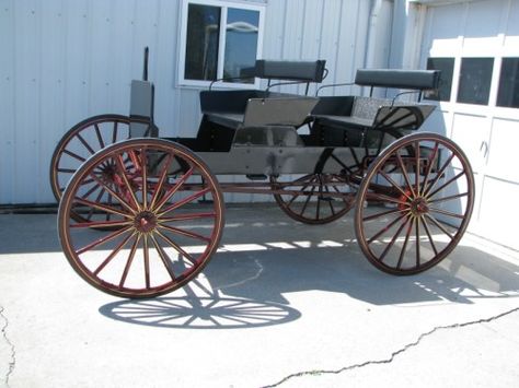 Buckboard Wagons- You can still purchase an Amish full size or scaled version buckboard wagon for work or display. Horse Buggy Carriage, Buckboard Wagons, Medieval Wagon, Heavy Duty Wagon, Farm Facts, Truck Bed Liner, Amish Horse And Buggy, Farm Wagons, Horse Wagon