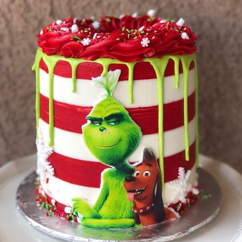 Grinch Cake Ideas Kids, Grinch Bday Cake, Christmas Cake Grinch, Grinch Birthday Cake Ideas, Grinch Birthday Cakes, Grinch Smash Cake Ideas, Grinch 1st Birthday Cake, Whoville Feast, The Grinch Cake Birthday