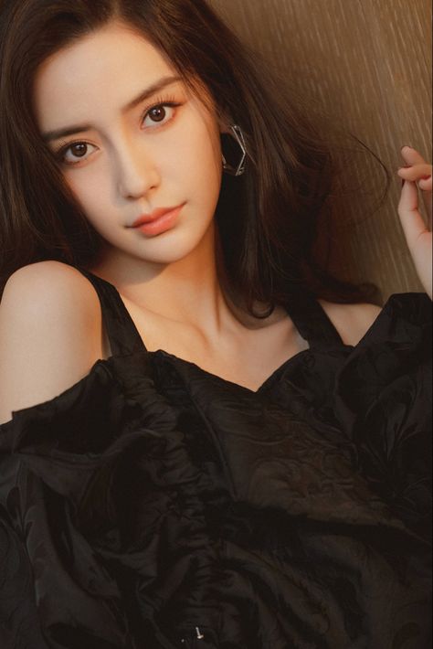 Korean Hair Color, Up Girl, Korean Beauty, Girl Face, Beauty Face, Beautiful Eyes, Ulzzang Girl, Asian Beauty, Black Dress