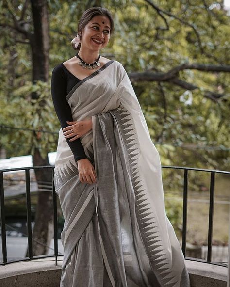 SNEAK PEEK! Fabric: A Stunning Handwoven Pure Tussar Katiya Jute Silk Statement Saree. Price: 9900/- all inclusive Now Available on our… Amrapali Boutique, Saree Blouses Designs, Indian Sari Dress, Grey Saree, Cotton Saree Blouse Designs, Poses For Photography, Blouses Designs, Khadi Saree, Cotton Saree Designs