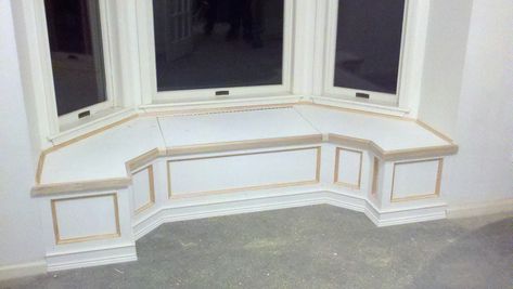 Bay Window Seat | Terry Fitzgerald | Flickr Bankette Seating, Bay Window Seating Area, Window Bookshelves, Windows Seating, Window Seating Area, Breakfast Booth, Bay Window Seating, Bay Window Seating Kitchen, Garfield Dollhouse