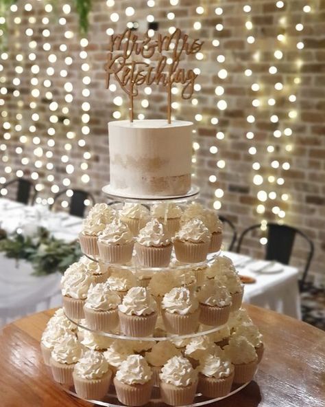 Cupcakes - Cupcake Elegance Wedding Cupcake Table, Wedding Cake Cupcakes, Idea Cake, Cake Alternatives, Cupcake Tier, Cupcake Tower Wedding, Perfect Wedding Cake, Chocolate Cupcakes Moist, Cakes To Make