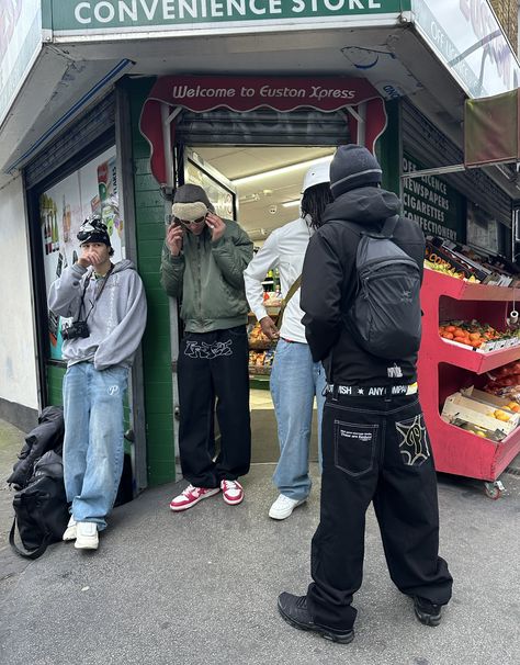 photoshoot london streetwear aestehtic baggy protect jeans 90s 2000s Protect London Jeans, London Streetwear Aesthetic, Protect Ldn Jeans, Uk Style Men Streetwear, Uk Streetwear Aesthetic, Uk Streetwear Men, Jeans Photoshoot Ideas, London 2000s, 2000s Uk