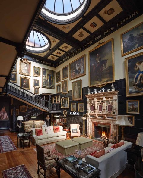 Madresfield Court Interior Decoration London Interior, English Manor, English Country House, Spacious Living Room, Victorian Gothic, A Living Room, Manor House, Design Case, Future House