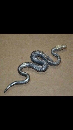 Metal Snake, Blacksmith Projects, Horseshoe Art, Forging Metal, Metal Garden Art, Sculpture Metal, Junk Art, Steel Art, Metal Art Sculpture