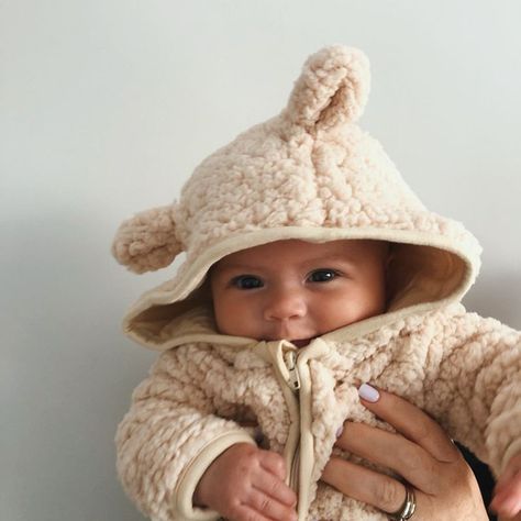 European Baby Fashion, Baby Girl Fashion Summer, Baby Fashion Summer, Baby Overall, Baby Shoot, Kids Fashion Trends, Baby Coat, Foto Baby, Toddler Girl Style