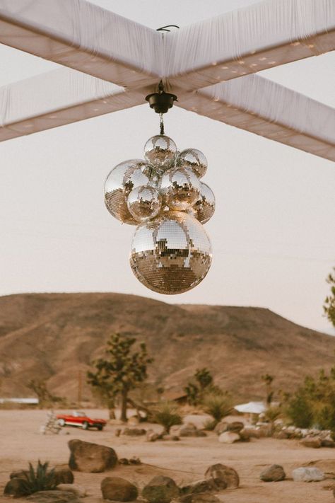 vintage wedding aesthetic film photography boho vibes disco ball desert wedding inspo joshua tree classic car wedding photography ideas Aesthetic Film Photography, Palm Springs Bach, Vintage Wedding Aesthetic, Classic Car Wedding, Desert Party, Disco Aesthetic, Ibiza Party, Desert Festival, Fox Photography