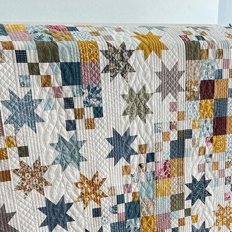 Doug Leko on Instagram: "Check out Jess from @longarmleague version of my Interwoven design. So many great prints from @modafabrics @fancythatdesignhouse @rubystarsociety in her quilt! Jess has this awesome quilting design company and created the quilting design on her quilt called “Cable Knit”. You can find the Interwoven pattern in my Stashtastic! 2 book. Ask for it at your local quilt shop" Doug Leko Quilt Patterns, Doug Leko Quilts, Interwoven Quilt Pattern, Star Quilts Ideas, Interwoven Quilt, Doug Leko, Creative Quilting, Hand Stitching Techniques, Charm Squares