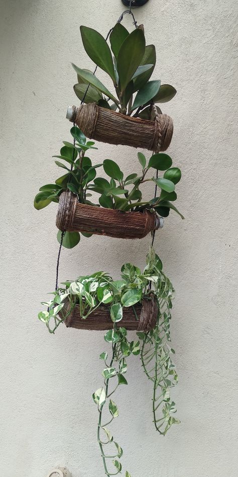 Plastic Bottle Planters Diy Hanging, Water Bottle Planter, Plastic Bottle Planter, Plastic Bottle Crafts Diy, Bottle Hanging, Upcycle Plastic, Recycling Plant, Makeover Bedroom, Bedroom Crafts