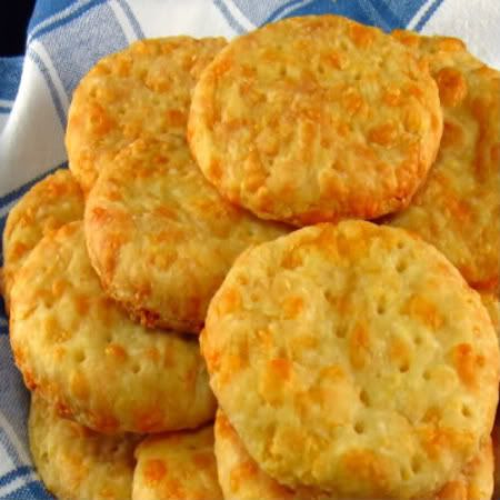 Aussie Food, Savoury Biscuits, Cheese Biscuits, Australian Food, Cracker Recipes, Crumpets, Bread Recipes Homemade, Savory Snacks, Tea Cakes