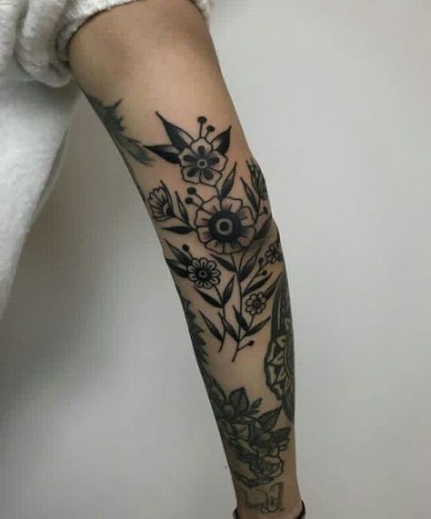 tattoo half sleeve Traditional Tattoo Half Sleeve, Forearm Traditional Tattoo, Half Sleeve Forearm, Traditional Tattoo Arm, Half Sleeve Tattoo Template, Tattoo Half Sleeve, New Tattoo Styles, Traditional Tattoo Woman, Abstract Tattoo Ideas