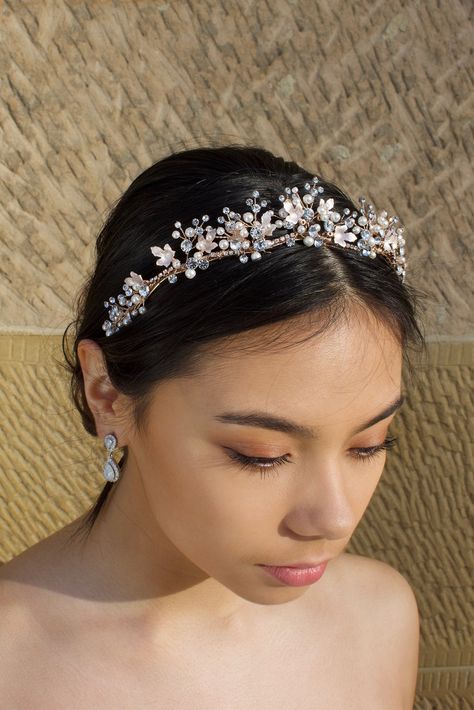 Grad Hairstyles, Wedding Hijab Styles, Rose Gold Headpiece, Wedding Tiara Veil, Rose Gold Bride, Rose Gold Lace, Chloe Rose, Gold Headpiece, Pearl Tiara