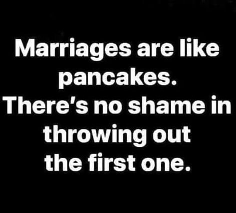 Divorce Humor For Women Hilarious, Funny Relationship Quotes Humor, Divorce Memes, Boyfriend Quotes Relationships, Family Quotes Funny, Funny Relationship Quotes, Graphic Tees For Women, Sarcasm Quotes, Quotes Humor