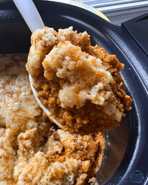 Slow Cooker Pumpkin Cobbler Crock Pot Pumpkin Cobbler, Slow Cooker Pumpkin Cobbler, Crockpot Pumpkin Cobbler, Pumpkin Cobbler Crockpot, Pumpkin Crockpot Recipes, Easy Pumpkin Cobbler, Crockpot Cobbler, Crockpot Desserts, Pumpkin Casserole