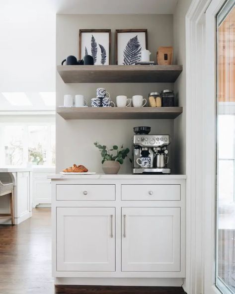 31 Inviting Kitchen Coffee Bar Ideas for Your Home Oasis - placeideal.com Kaffe Station, Built In Coffee Bar, Coffee Bar Ideas Kitchen Counter, At Home Coffee, Coffee Station Kitchen, Coin Café, Coffee Bar Station, Coffee Bar Ideas, Diy Coffee Bar