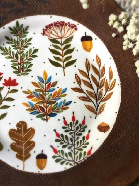 Autumn Pottery Painting, Ceramic Cafe, Diy Pottery Painting, Pottery Painting Designs, Clay Diy Projects, Clay Crafts Air Dry, Keramik Design, Pottery Crafts, Diy Pottery