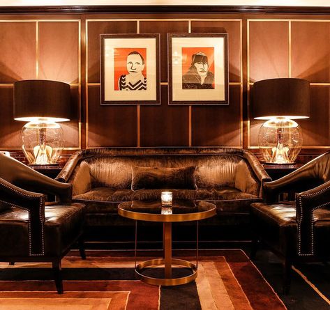 Flemings Mayfair Hotel on Instagram: “Manetta's Bar @flemingsmayfair serves up some seriously stylish sips... Even Vanity Fair says so and ranked us as one of London's bars "Fit…” Victorian Apartment, Mayfair Hotel, Sports Bars, Grand Kitchen, Italian Bar, London Bars, Bold Wallpaper, Wine Travel, Magnum Photos