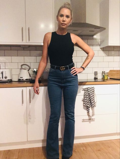 Bootcut flared jeans - Boohoo. Black bodysuit - Boohoo. GG Gucci belt. Black boots. Black Bootcut Jeans Outfit, Bootleg Jeans Outfit, Boot Cut Jeans Outfit, Bootcut Jeans Outfit, Black Bootcut Jeans, Bootleg Jeans, Quince Ideas, Jeans Outfit, Belt Black