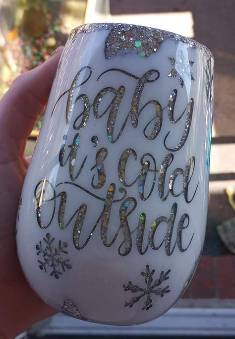 Tumblr Cup, Tumbler Inspiration, Tumbler Cups Personalized, Christmas Cups, Epoxy Tumblers, Glitter Tumbler Cups, Sublimation Ideas, Diy Mugs, Cup Crafts