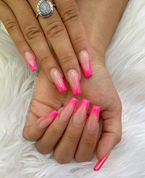 Hot Pink Nail Ideas Acrylic, Neon Pink French Tip Nails, Hot Pink Nail Ideas Summer, Bright Pink Acrylic Nails, Neon Nail Ideas Bright Colors, Neon Pink Nails Design, Nail Designs Hot Pink, Pink Nails Design, Pink Acrylic Nail Designs