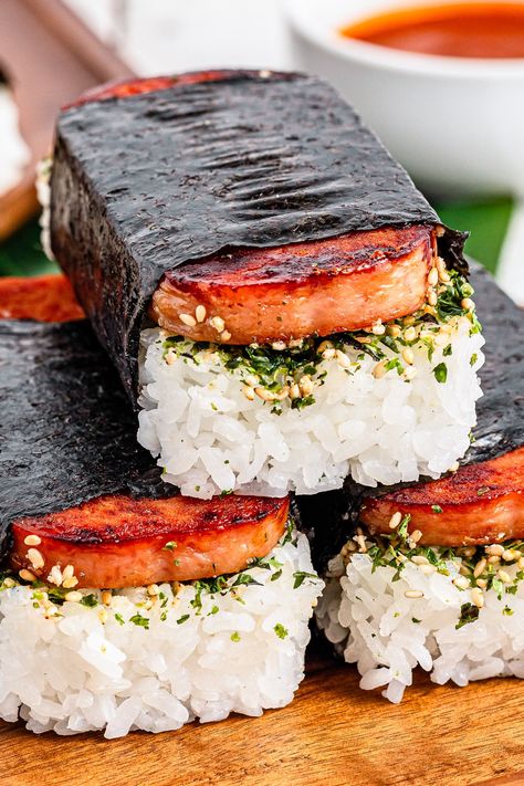 SPAM MUSUBI Spam And Rice, Spam Sushi, Spam Musubi Recipe, Musubi Recipe, Spam Recipes, Sushi Recipes Homemade, Dried Seaweed, Breakfast Sides Dishes, Lunch On The Go