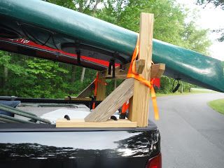 Kayak Rack Diy, Kayak Rack For Truck, Kayak Mods, Canoe Rack, Kayak Fishing Setup, Kayak Fishing Diy, Kayak Roof Rack, Kayak Trailer, Catfish Bait