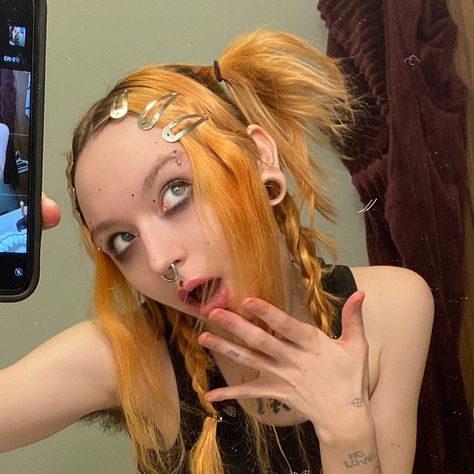 @bloodgremlin on ig Hippie Alternative Style, Brat Autumn, Futuristic Hair, Y2k Futuristic, Haircut Idea, Y2k Hair, Fairy Hair, Goth Y2k, Girl Dinner