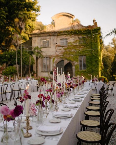 Italian Themed Wedding, French Chateau Wedding, Tafel Decor, Chateau Wedding, European Wedding, Garden Party Wedding, Wedding Aesthetic, Marquee Wedding, Tuscany Wedding