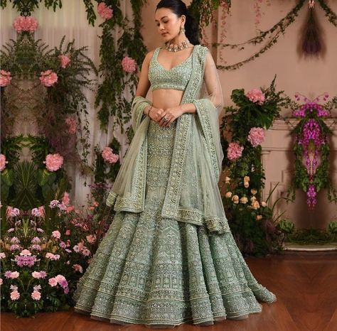 Sage Green Lengha Bridal, Holud Lehenga, Sage Green Lehenga, Lehnga Style, Lehenga Ideas, Anjali Arora, Simple Anarkali, Engagement Jewellery, Fancy Lehenga