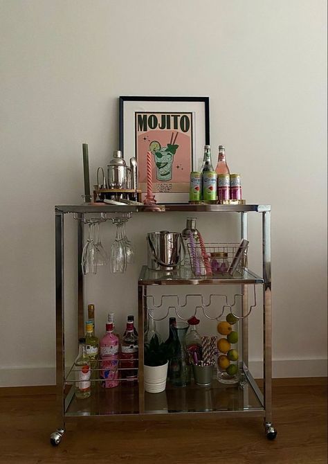 Bar Cart Inspo, Uni House, Apartment Bar, Home Bar Ideas, College House, College Apartment Decor, Cart Decor, Dream Apartment Decor, Future Apartment Decor