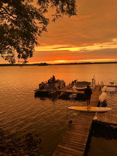 Sunset in Minnesota Country Lake Aesthetic, Lake Beach Aesthetic, Lake Vibes Aesthetic, Romantic Lake Aesthetic, Northern Minnesota Aesthetic, Lake Asthetic Picture, Midwestern Summer Aesthetic, Summer Cabin Aesthetic, Getaway Aesthetic