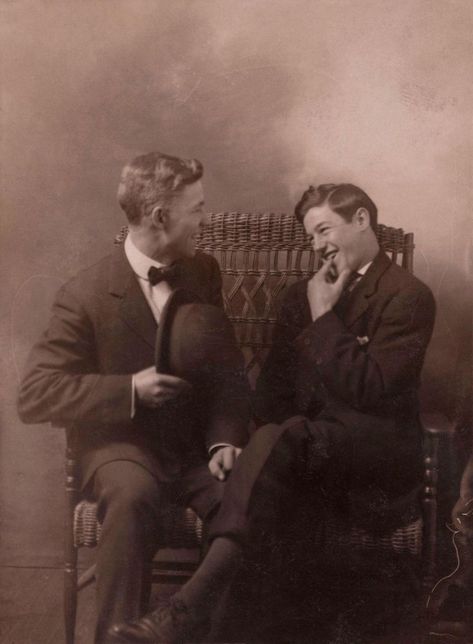 Gay History, Vintage Couples, Historical Images, Famous Photographers, Man Images, Gay Wedding, Two Men, Man In Love, Vintage Photographs