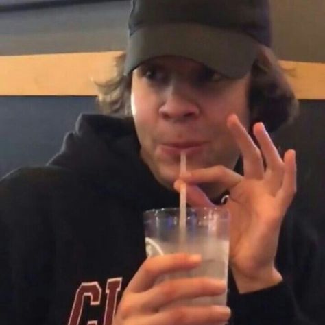 LOOK AT HIM HE IS LITERALLY THE "spill the tea" SIS MEME Vibey Pictures, Tea Meme, David Dobrik, Spill The Tea, Vlog Squad, Cap Ideas, Reaction Memes, Reaction Pics, Relationship Memes