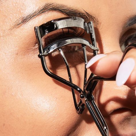 Eyelash Curler - Shiseido | Sephora Shiseido Eyelash Curler, Best Eyelash Curler, Mascara Base, Deep Set Eyes, Curl Lashes, Lash Curler, Long Lasting Curls, Beauty Companies, How To Apply Mascara