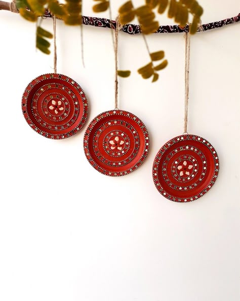 Handmade terracotta wall art embellished with traditional mirror work 🌿 #ecohome #homedecor #wallart #consciousliving Mirror Work Wall Art, Terracotta Wall Decor, Lippan Art Mirror Wall Hanging, Mirror Wall Hanging Diy, Mirror Work Art, Handmade Wall Hanging Crafts, Mud Art Mirror Work On Wall, Lippan Art Mirror Wall Hanging Round, Clay Wall Art Air Dry Indian