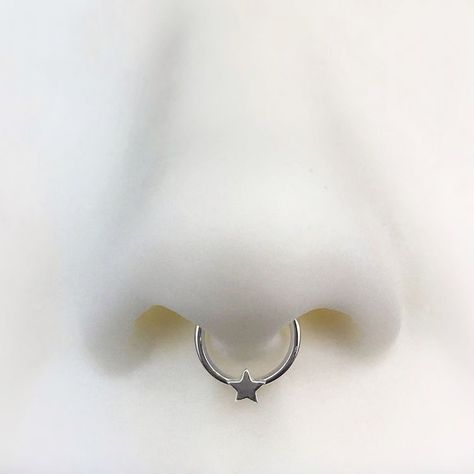 Star Septum, Silver Septum Piercing, Hoop Septum Piercing, Spiderbite Piercings, Hoop Septum, Septum Piercing Jewelry, Minimalist Tattoo Ideas, Septum Hoop, Hoop Jewelry