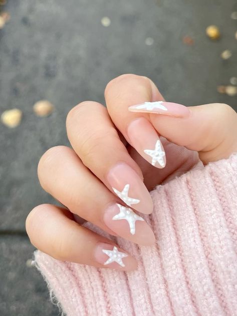 #nails art Beach Nail Aesthetic, Starfish On Nails, Beach Nails Starfish, Starfish Acrylic Nails, Beachy Nail Art, Pink Starfish Nails, Cute Beach Nails Simple, Star Fish Nail Art, Punta Cana Nails