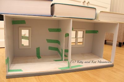 Kitty and Kat Miniatures: Houseworks Double Room Box - Making Progress And Additions Miniature Room Boxes, Small Cottage Ideas, Dollhouse Miniatures Rooms, Room Box Miniatures, Dollhouse Diy, Make A Room, Room Boxes, Miniature Rooms, Small Cottage